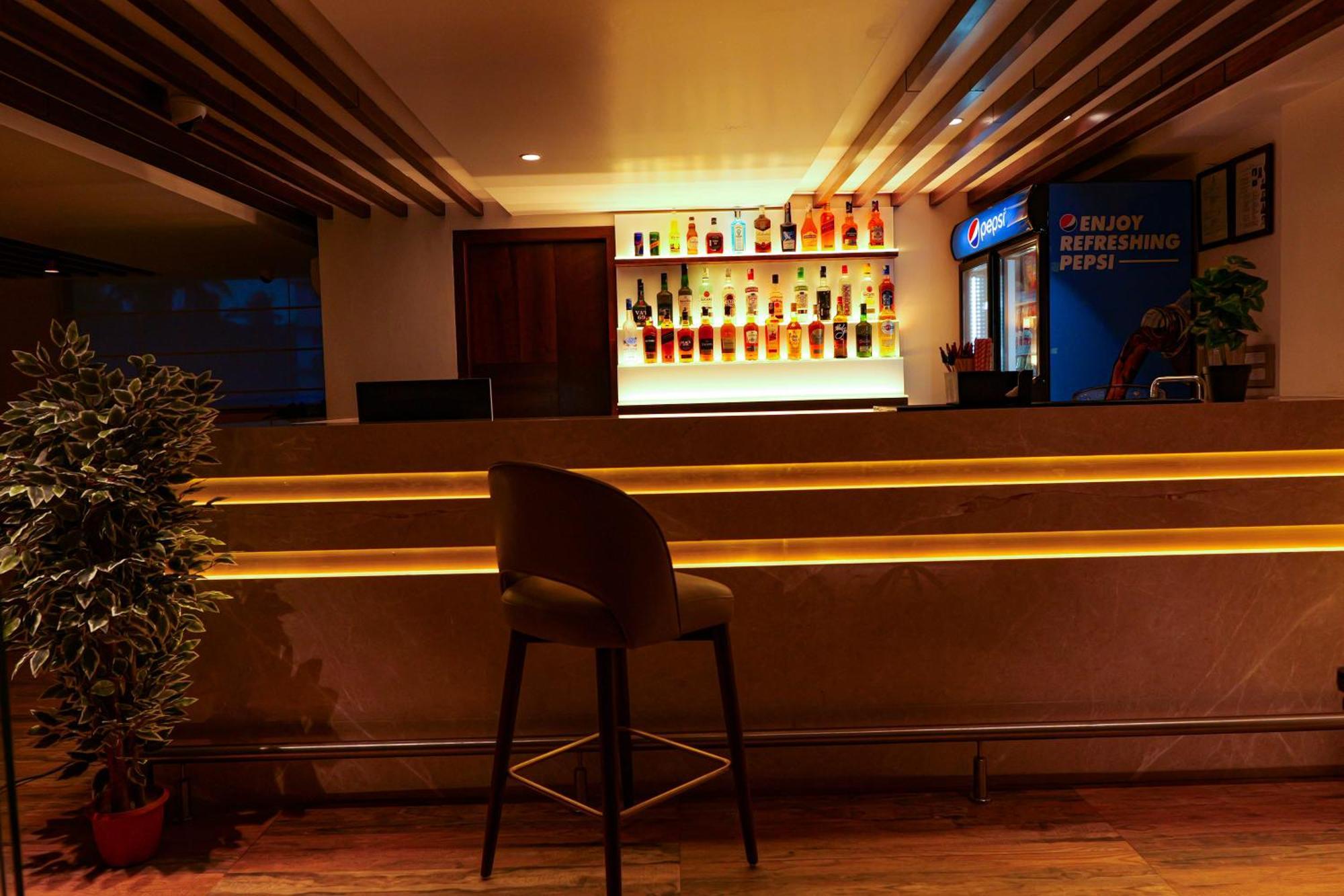 Hotel Uva Manish Kundapur Zewnętrze zdjęcie